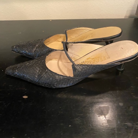 FERRAGAMO 🐍PYTHON MULES PREOWNED BLACK PYTHON Size-7.5 - Picture 10 of 14